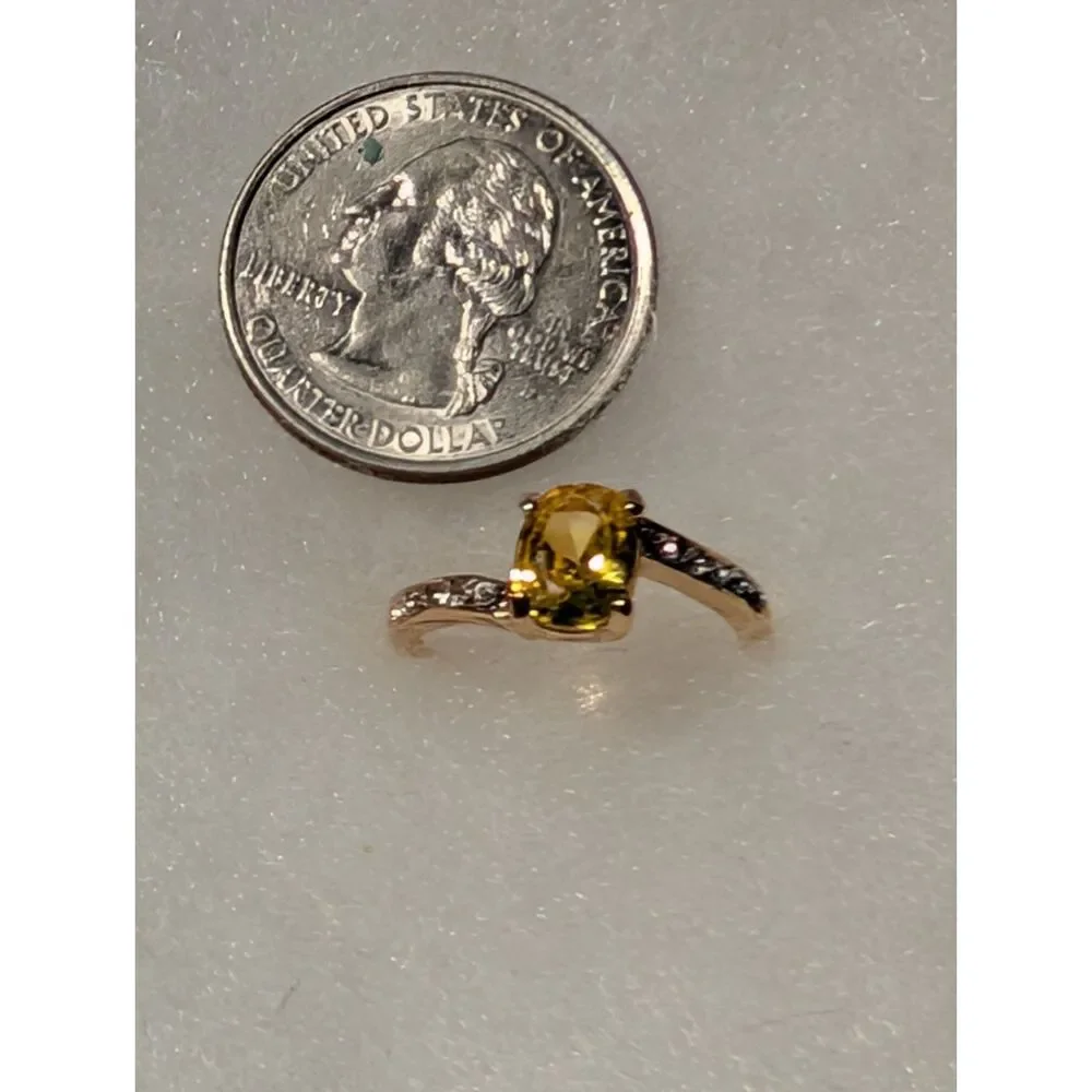 Gold Tone Costume Jewelry Ring